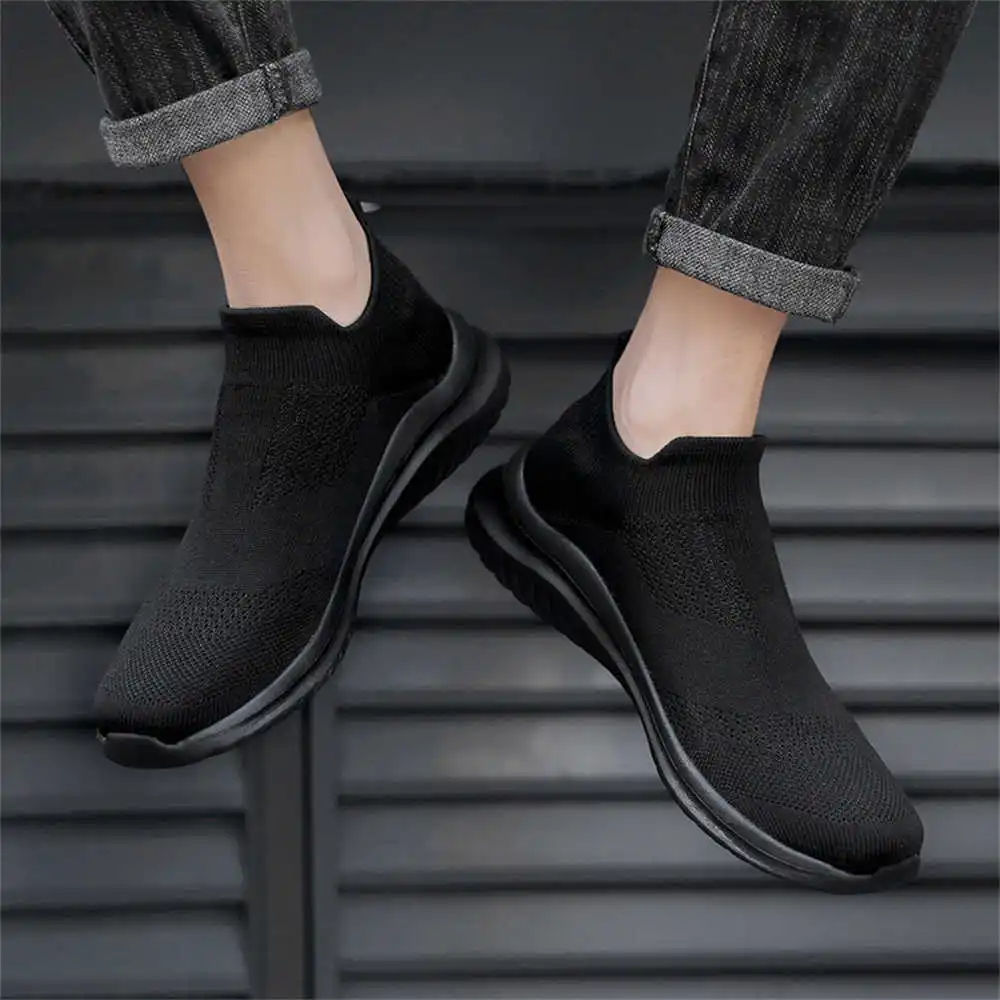 Luxury Lifestyle Names - Sepatu olahraga pria, krem lembut baru